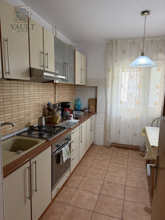 APARTAMENT 4 CAMERE - ETAJ INTERMEDIAR 4/8 - CRANGASI