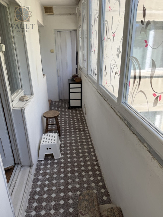 APARTAMENT 4 CAMERE - ETAJ INTERMEDIAR 4/8 - CRANGASI