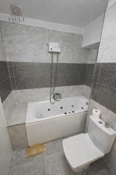 Apartament 3 camere - DECOMANDAT- PIATA Alba Iulia 