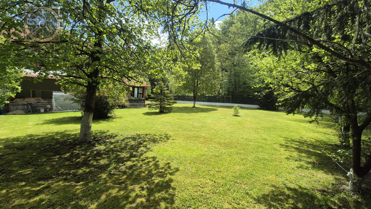Vila - SINAIA - 4000MP TEREN - Langa Izvorul Dorului