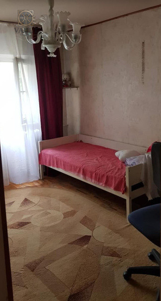 APARTAMENT 3 CAMERE-2 BAI-REABILITAT-BOXA-DECOMANDAT-RAHOVA-BARCA