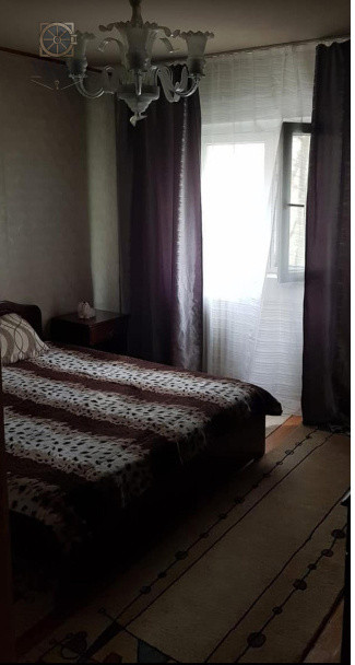 APARTAMENT 3 CAMERE-2 BAI-REABILITAT-BOXA-DECOMANDAT-RAHOVA-BARCA