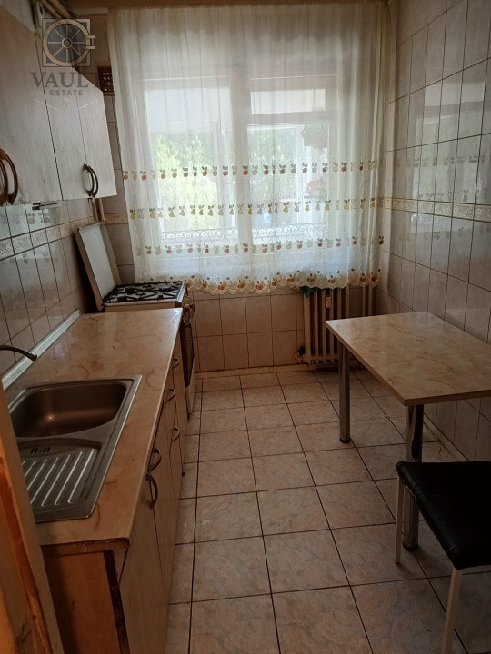 Apartament 3 camere -5 minute de mers pana la metrou Gorjului 