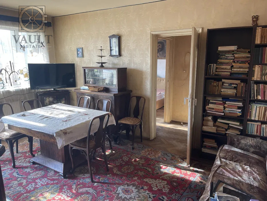 Apartament 3 camere - ETAJ 1 - zona PIATA VICTORIEI