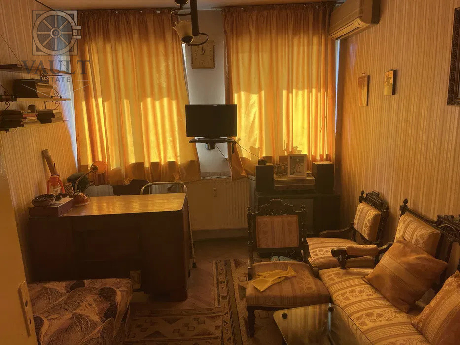 Apartament 3 camere - ETAJ 1 - zona PIATA VICTORIEI