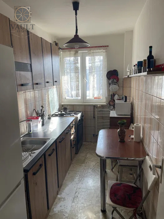 Apartament 3 camere - ETAJ 1 - zona PIATA VICTORIEI