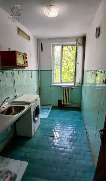 Apartament 3 camere Berceni-Scoala Gimnaziala 108
