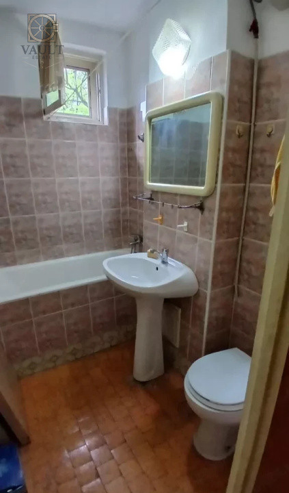 Apartament 3 camere Berceni-Scoala Gimnaziala 108