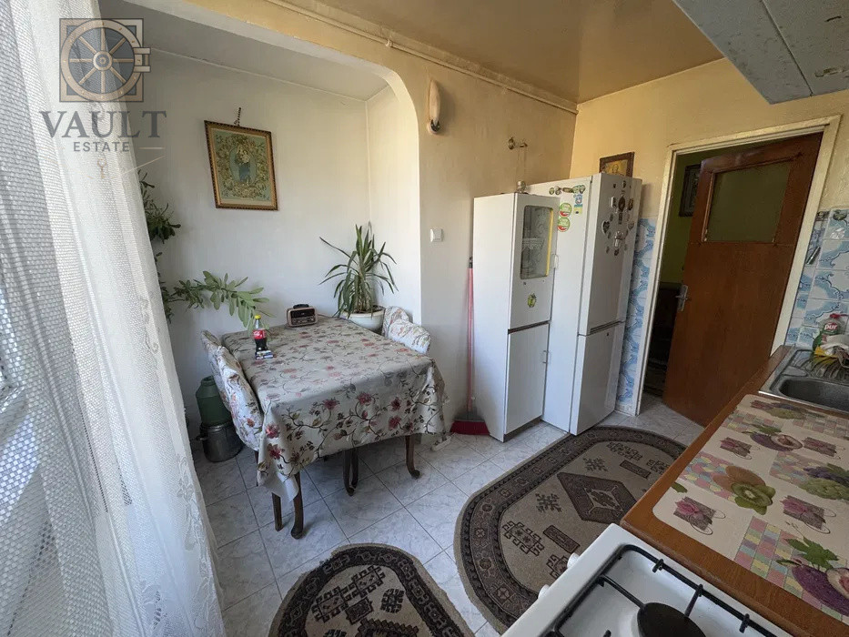 Apartament 3 camere - BLOC ANVELOPAT - zona DRISTOR