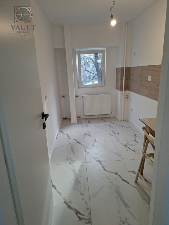 Garsoniera - ETAJ 1 - zona APARATORII PATRIEI 