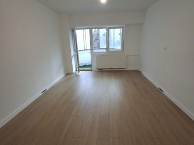 Garsoniera - ETAJ 1 - zona APARATORII PATRIEI 