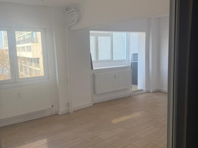Apartament 3 camere - Renovat - Centrala proprie - Colentina 