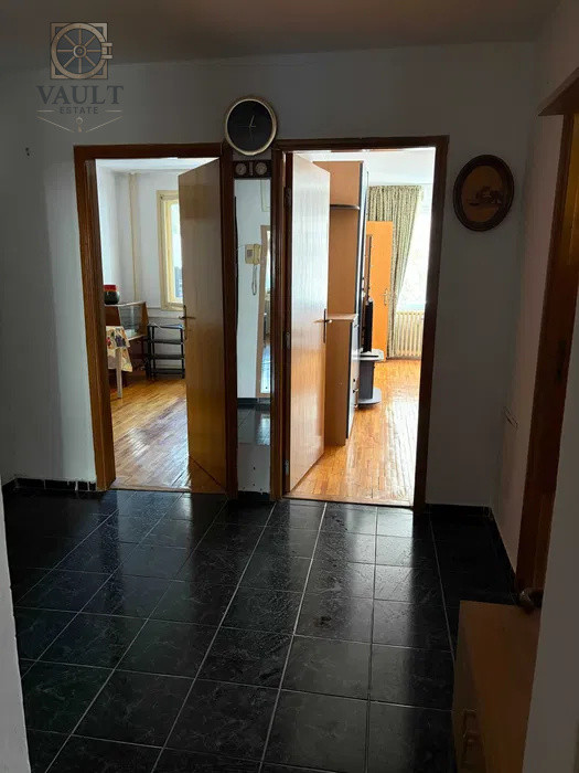 Apartament 4 camere - 1983 - zona Dristor