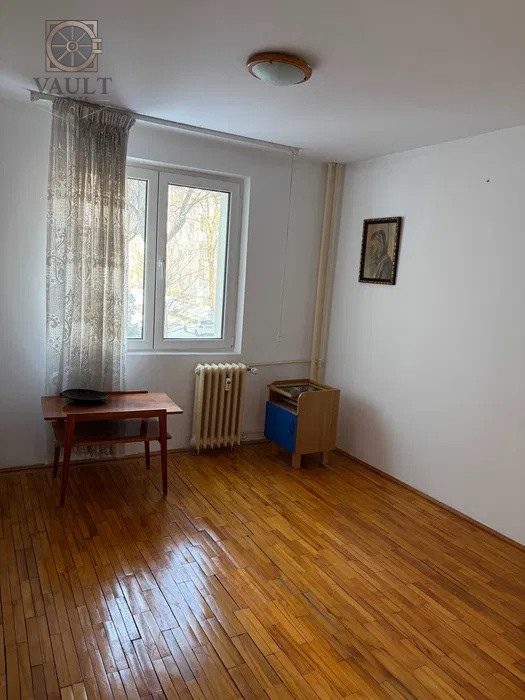 Apartament 4 camere - 1983 - zona Dristor
