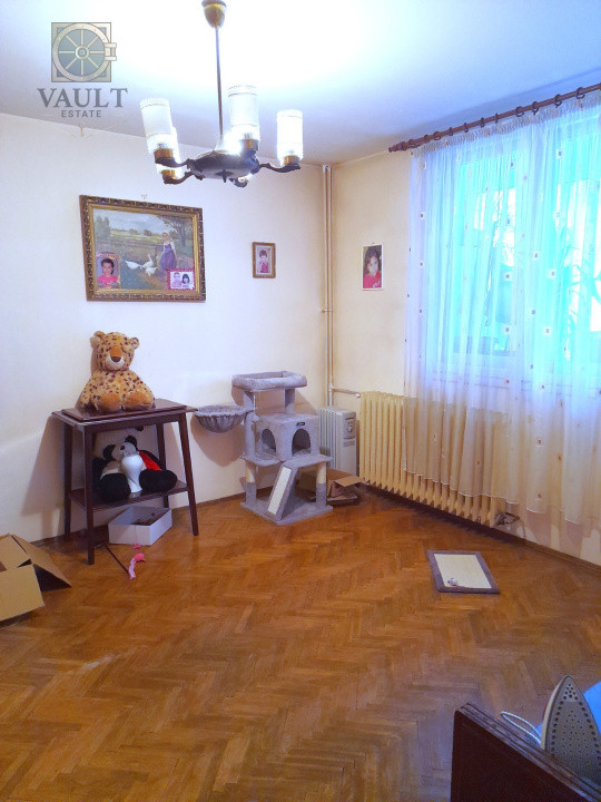 Apartament 4 camere  -Garaj de 17 ,25 mp-  5 minute metrou Romancierilor