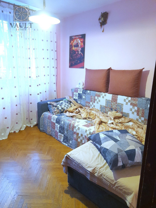 Apartament 4 camere  -Garaj de 17 ,25 mp-  5 minute metrou Romancierilor