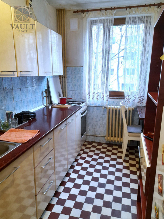 Apartament 4 camere  -Garaj de 17 ,25 mp-  5 minute metrou Romancierilor