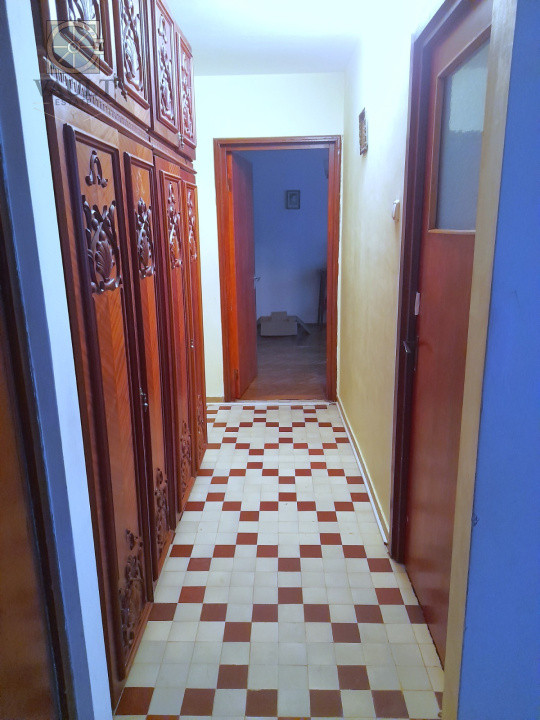 Apartament 4 camere  -Garaj de 17 ,25 mp-  5 minute metrou Romancierilor