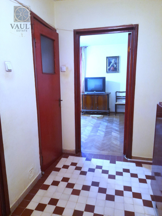 Apartament 4 camere  -Garaj de 17 ,25 mp-  5 minute metrou Romancierilor