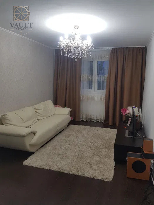 Apartament 4 camere - Scoala Gimnaziala 112 - zona Salajan