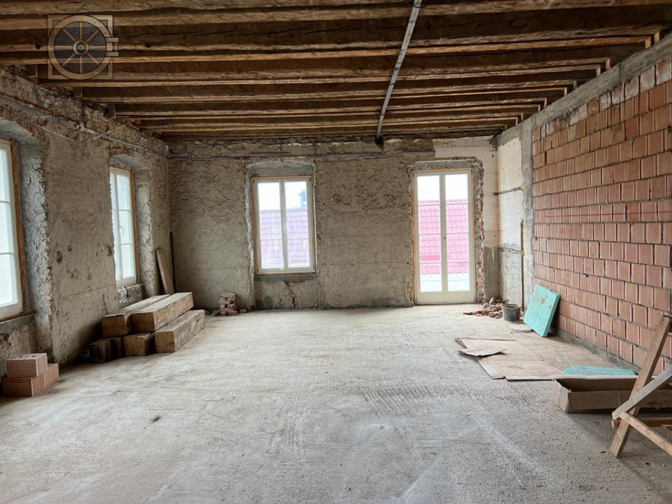Bijuterie istorică transformată în lux modern: Proprietate unică în Sânpetru