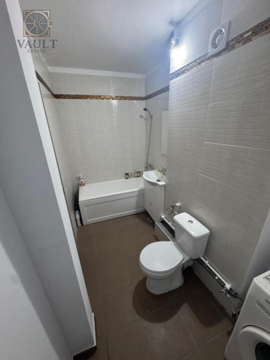 Apartament 2 camere-DECOMANDAT -RENOVAT-4 minute de Metrou 1 DECEMBRIE