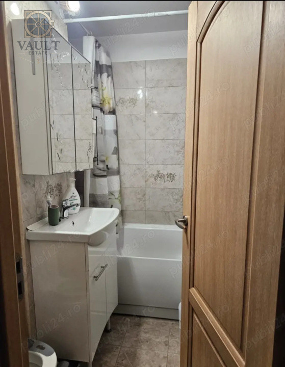 Apartament 2 camere - CENTRALA PROPRIE - zona EROII REVOLUTIEI 