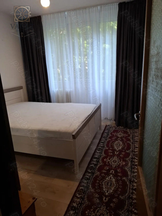 Apartament 3 camere - PARTER INALT - zona RESITA 