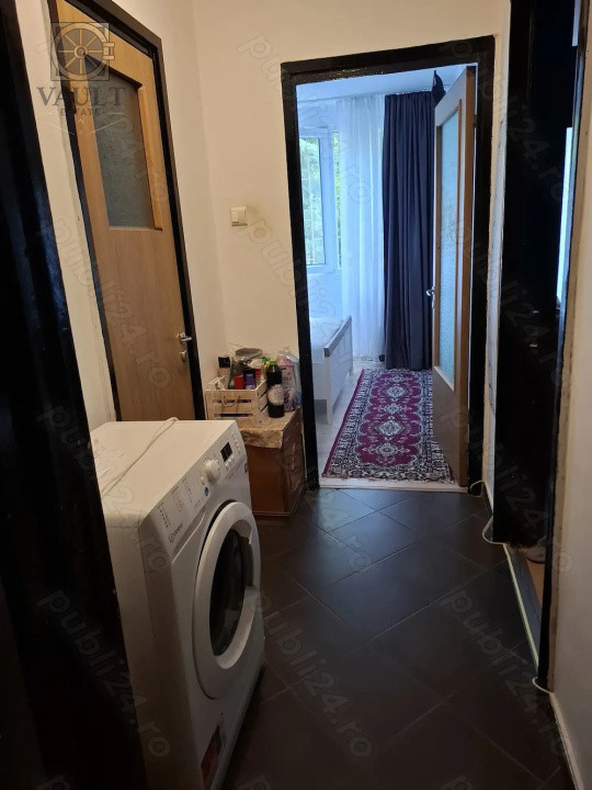 Apartament 3 camere - PARTER INALT - zona RESITA 