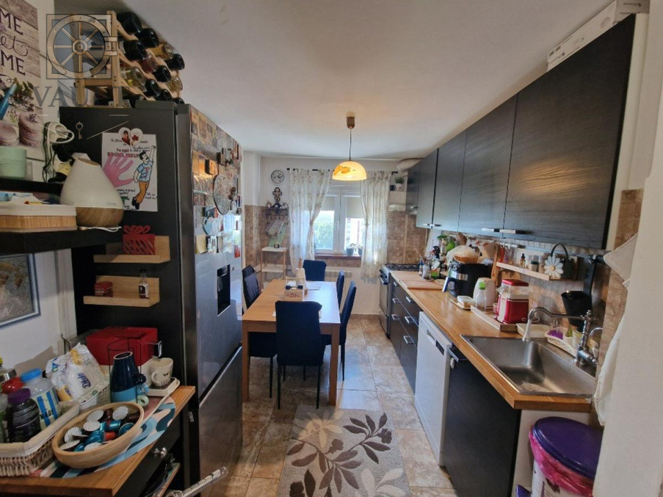 Apartament 4 camere - BLOC ANVELOPAT - zona BRANCOVEANU 