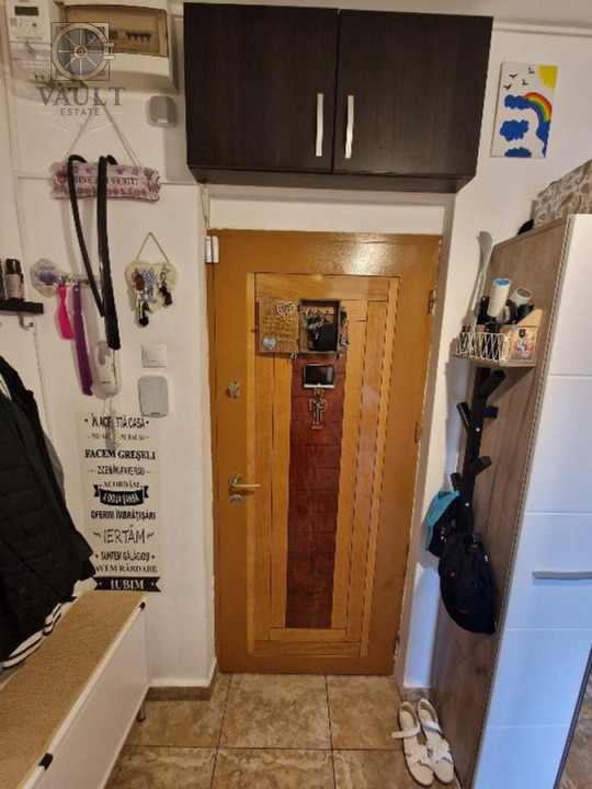 Apartament 4 camere - BLOC ANVELOPAT - zona BRANCOVEANU 