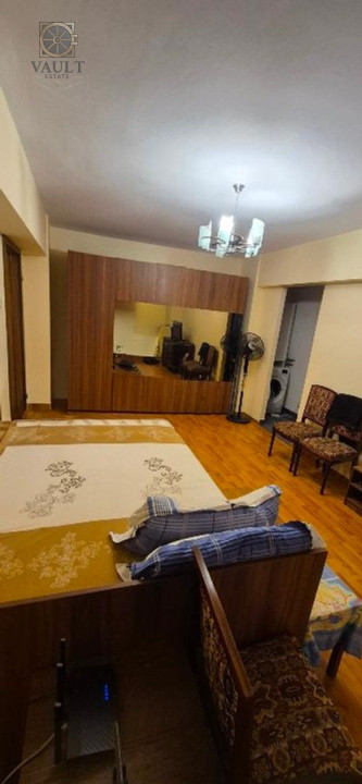 Apartament 3 camere - bloc 1984 - Titan