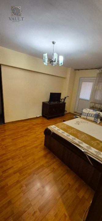 Apartament 3 camere - bloc 1984 - Titan