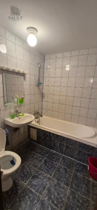Apartament 3 camere - bloc 1984 - Titan
