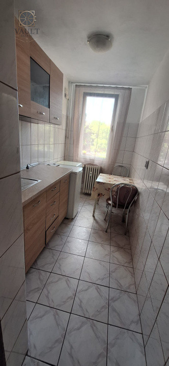 Garsoniera - ETAJ 1 - zona BRANCOVEANU 