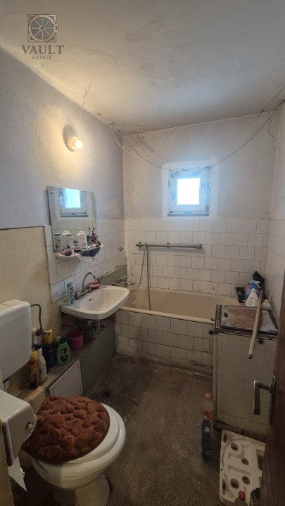 3 Camere 2 bai - Decomandat - De renovat - Maior Bacila - Colentina 