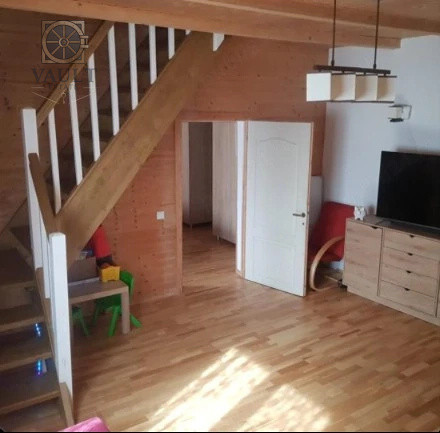 Casă din lemn de stejar, teren 700 mp – Bod, la 18 km de Brasov