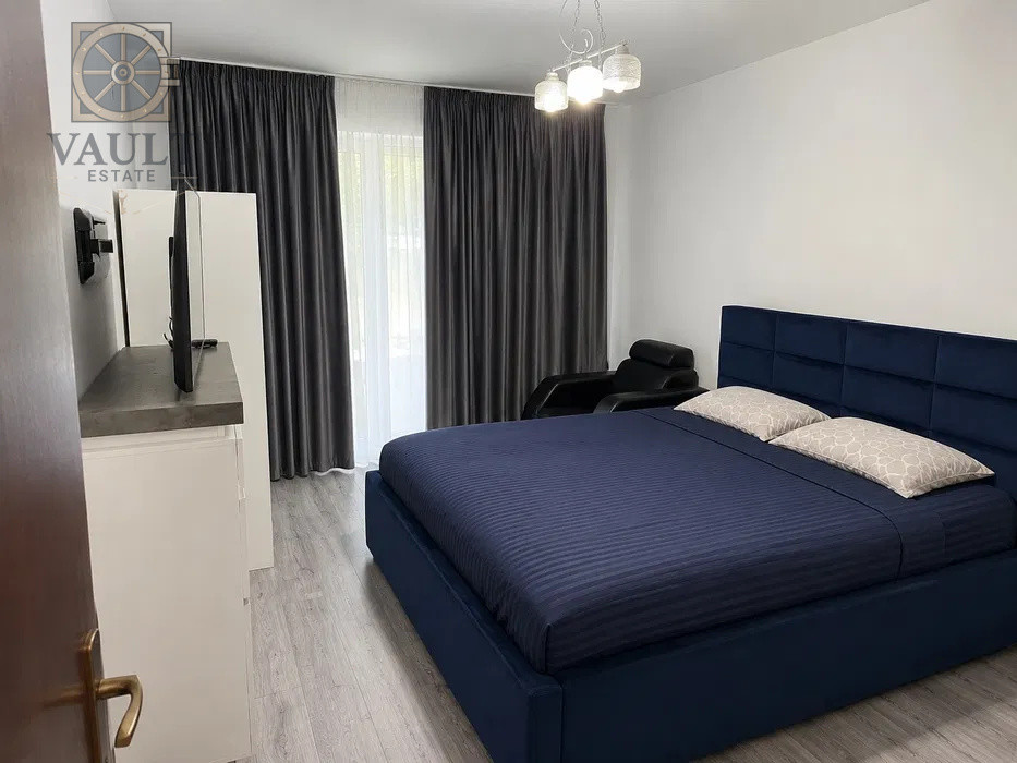 Apartament 5 camere -112 mp -12 minute metrou  1 Decembrie