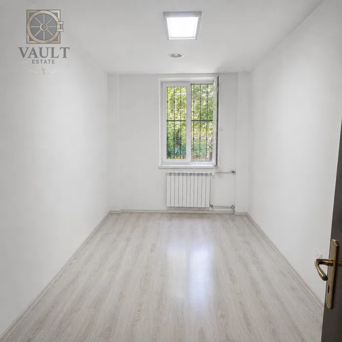 Apartament 5 camere -112 mp -12 minute metrou  1 Decembrie