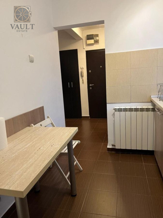 2 CAMERE - DECOMANDAT - zona EROII REVOLUTIEI 