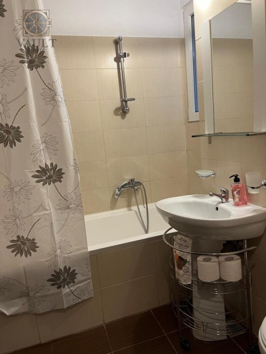 2 CAMERE - DECOMANDAT - zona EROII REVOLUTIEI 