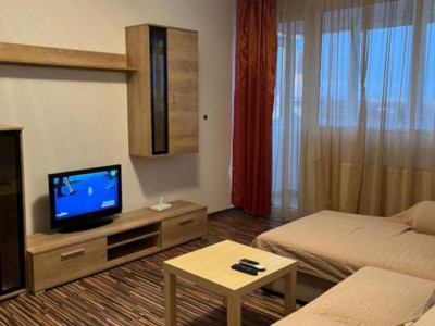 2 CAMERE - DECOMANDAT - zona EROII REVOLUTIEI 