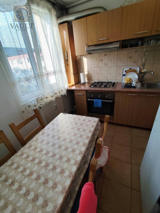APARTAMENT 4 CAMERE-DECOMANDAT-2 BAI-ETAJ 4/4-BLOC REABILITAT-RAHOVA 