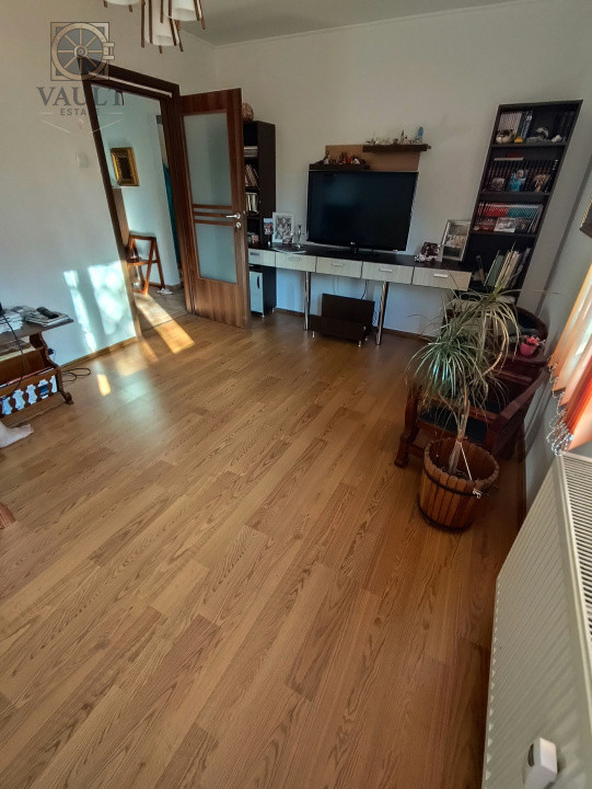 APARTAMENT 4 CAMERE-DECOMANDAT-2 BAI-ETAJ 4/4-BLOC REABILITAT-RAHOVA 