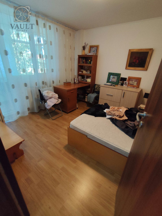 APARTAMENT 4 CAMERE-DECOMANDAT-2 BAI-ETAJ 4/4-BLOC REABILITAT-RAHOVA 