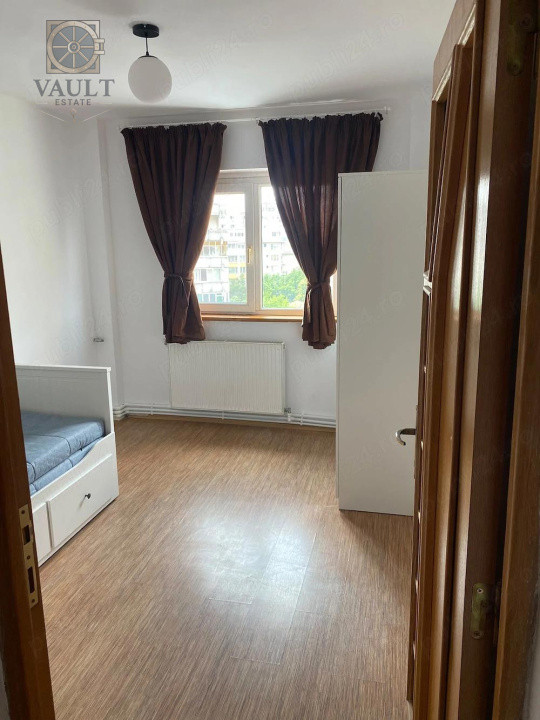 Apartament 4 camere-CENTRALA PROPRIE-Calea Vacaresti