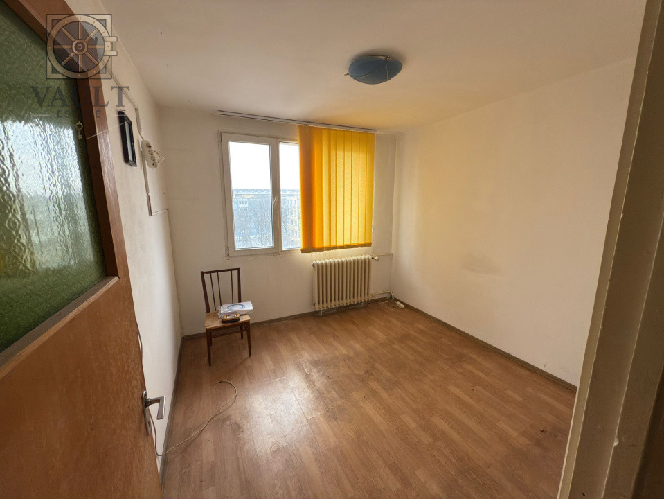 Apartament 4 camere - DECOMANDAT - zona DRUMUL GAZARULUI 