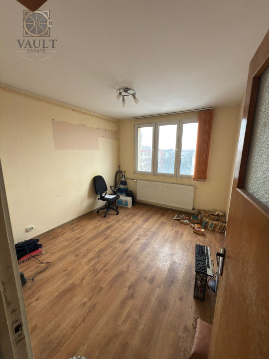 Apartament 4 camere - DECOMANDAT - zona DRUMUL GAZARULUI 