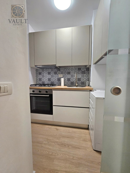 Apartament 2 camere - RENOVAT INTEGRAL - zona APARATORII PATRIEI 