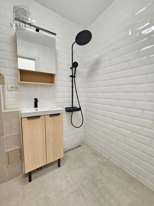 Apartament 2 camere - RENOVAT INTEGRAL - zona APARATORII PATRIEI 